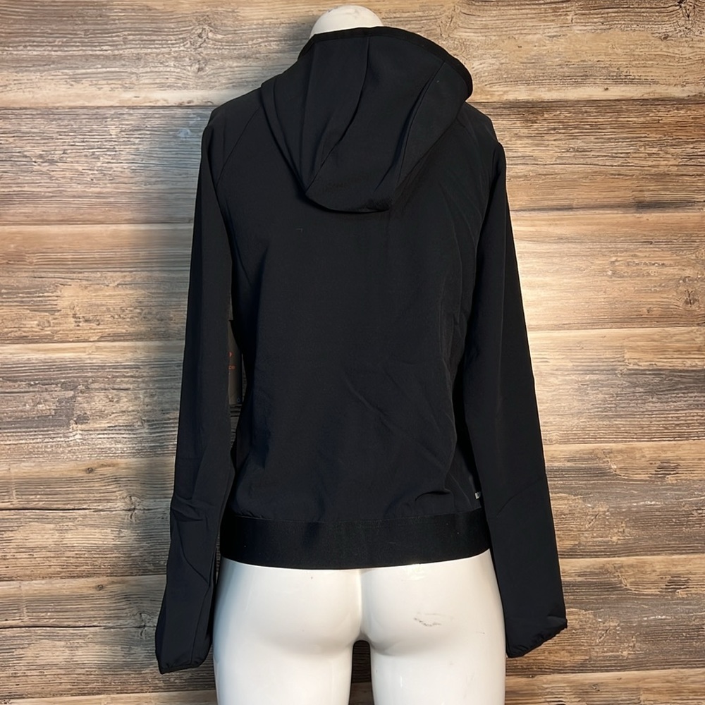 New Balance Women's Accelerate Full Zip Track Jacket in Black NWT - Picture 3 of 4